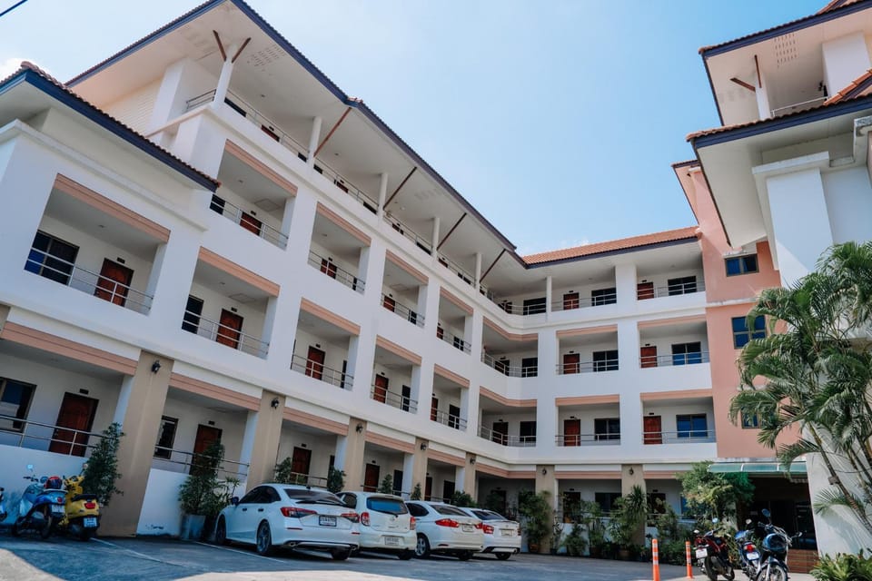 JJ Palace เจเจ พาเลซ Hotel in Laos