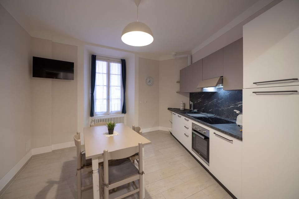TV and multimedia, Kitchen or kitchenette, Dining area