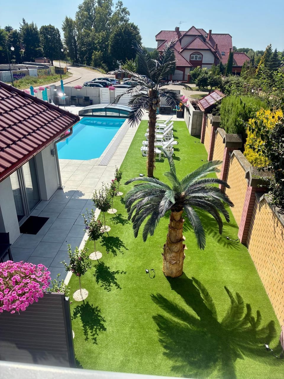 Swimming pool