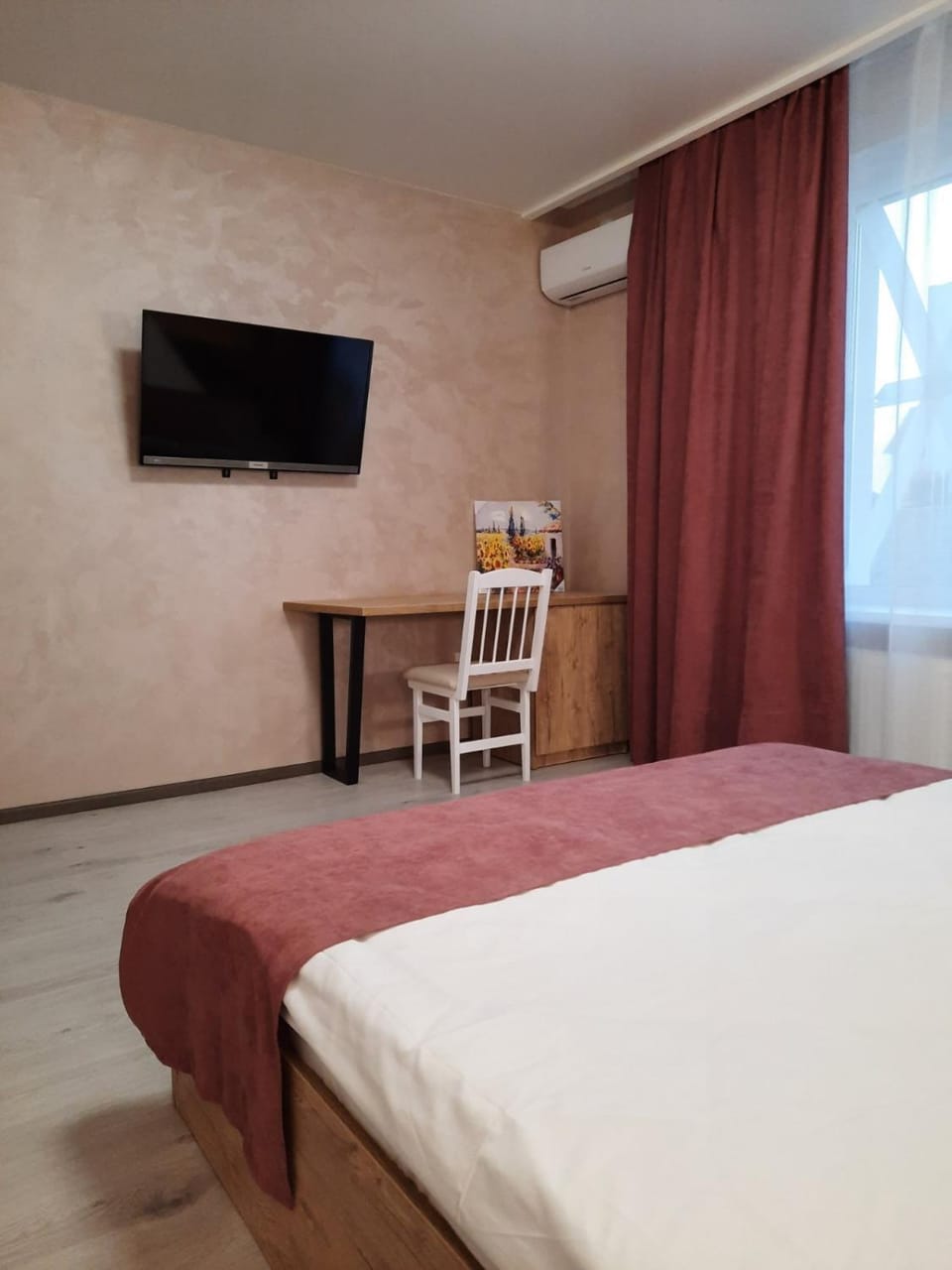 Bed, TV and multimedia, hair dresser, air conditioner