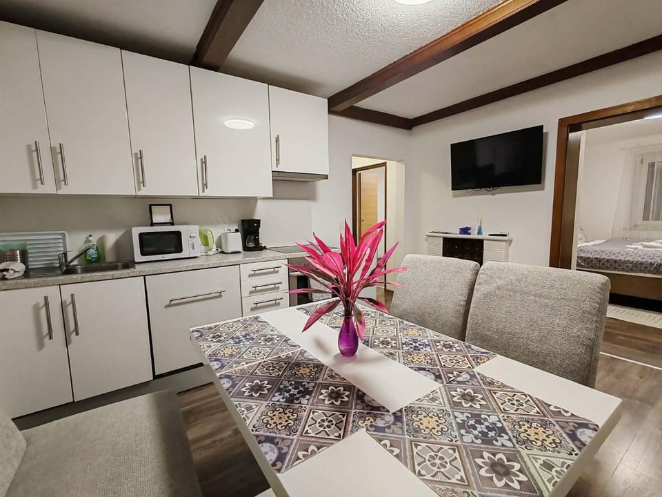 Kitchen or kitchenette, kitchen