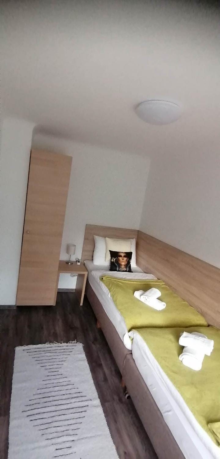 Bed, Photo of the whole room, Bedroom, towels