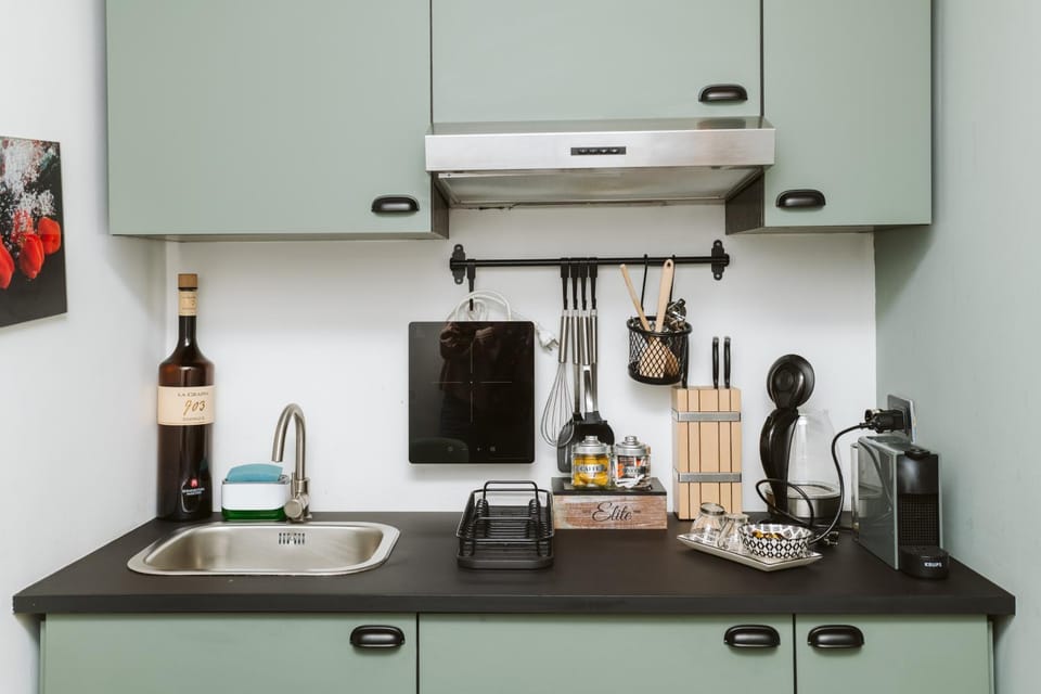 Kitchen or kitchenette, stove, kitchen, kitchen