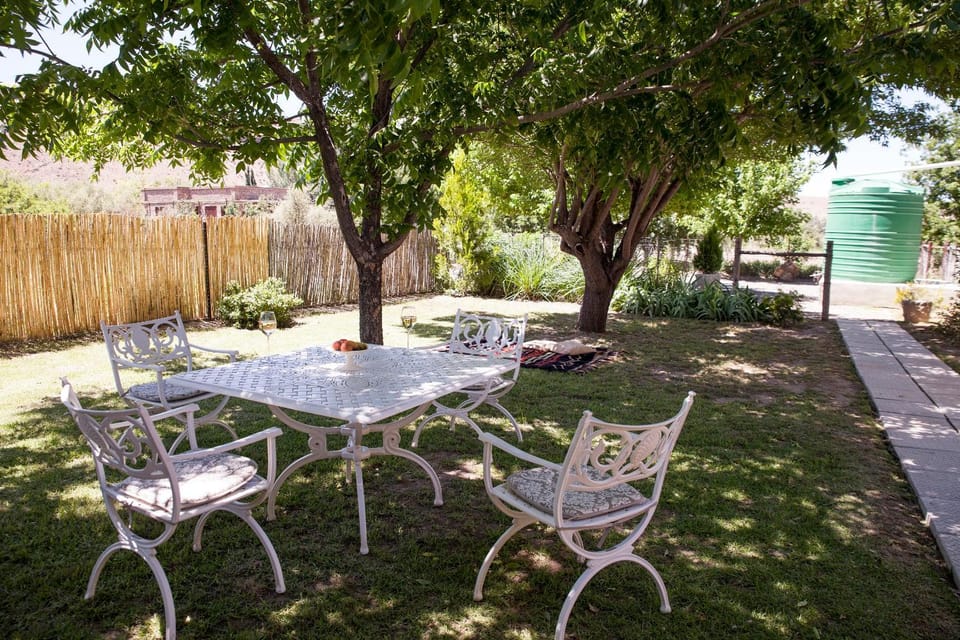 Garden, Garden, Parking