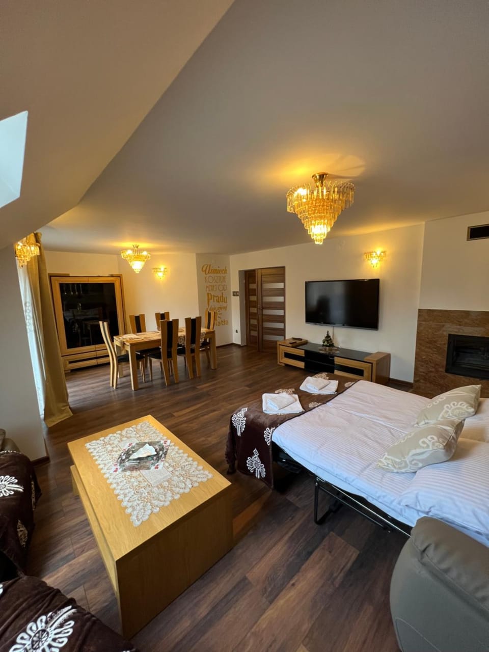 Living room, Dining area