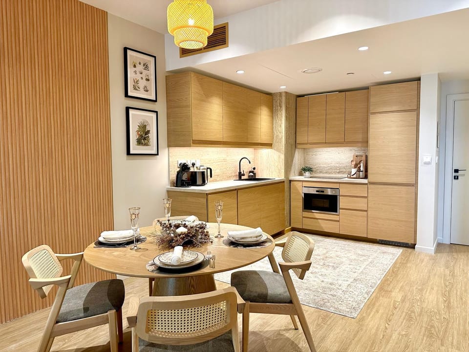 Coffee/tea facilities, Kitchen or kitchenette, Dining area