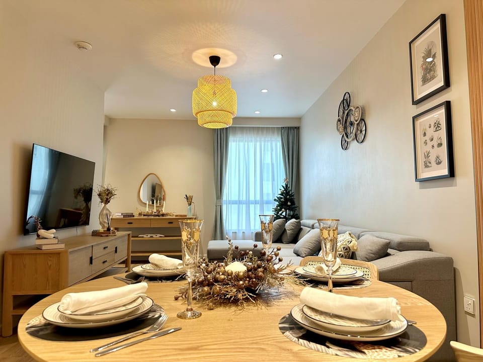 Communal lounge/ TV room, TV and multimedia, Living room, Seating area, Dining area, Evening entertainment