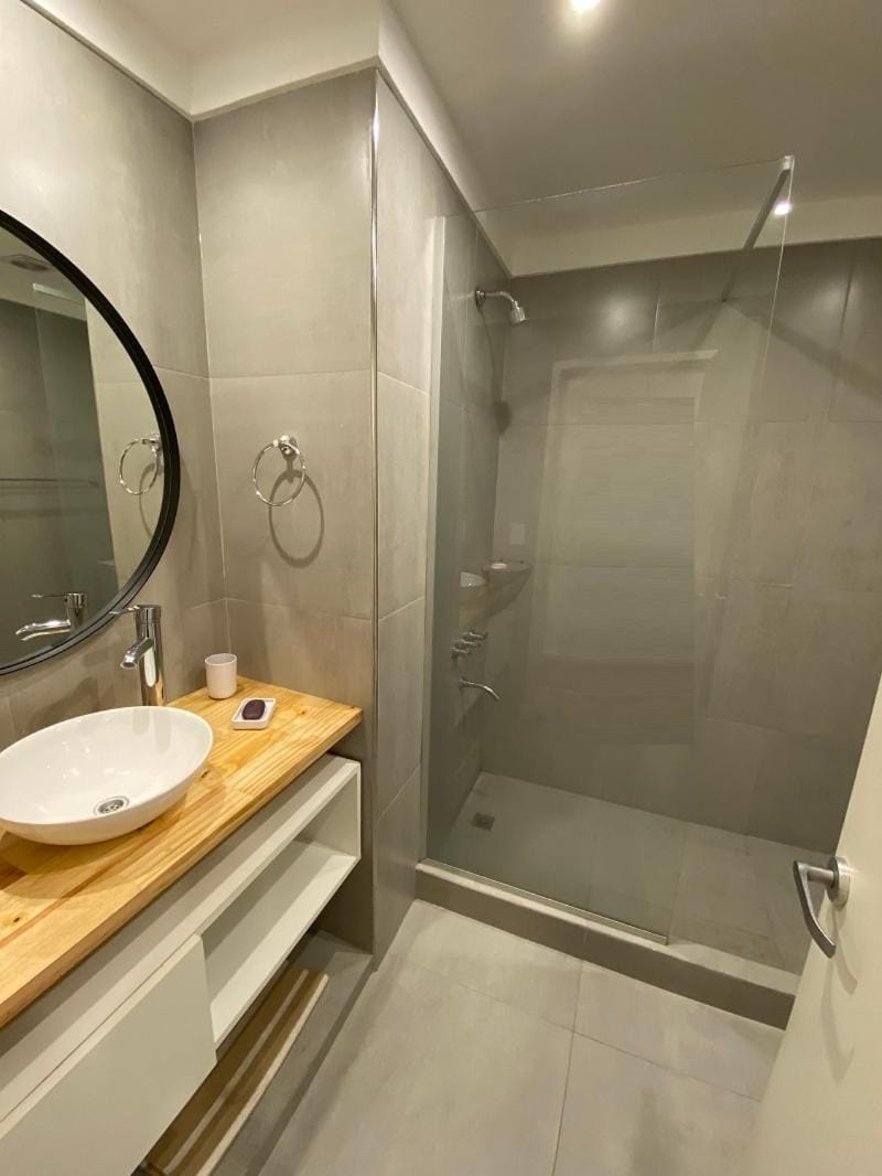 Shower, Bathroom, towels