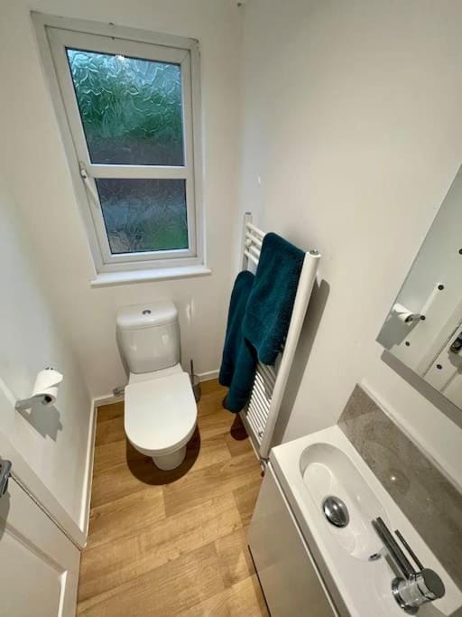 *Close to Beach* One Bedroom Suite with Parking Apartment in North Norfolk District