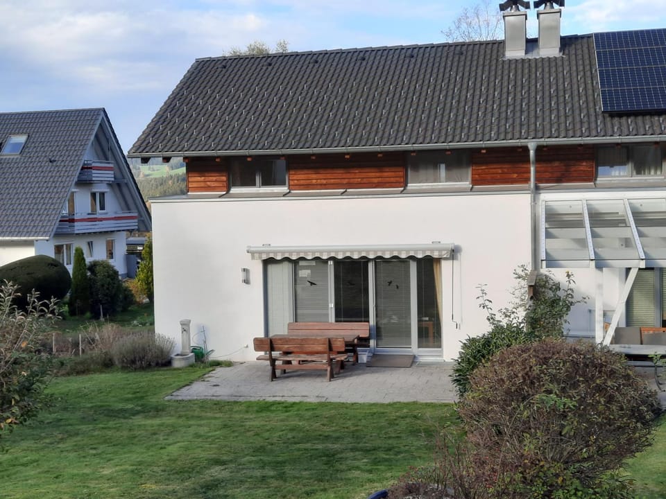 Property building, Garden, Balcony/Terrace, Garden view