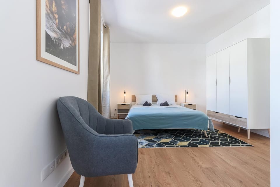 Bed, Photo of the whole room, Bedroom