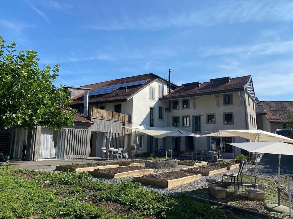 Property building, Patio, Garden, Balcony/Terrace, Garden view