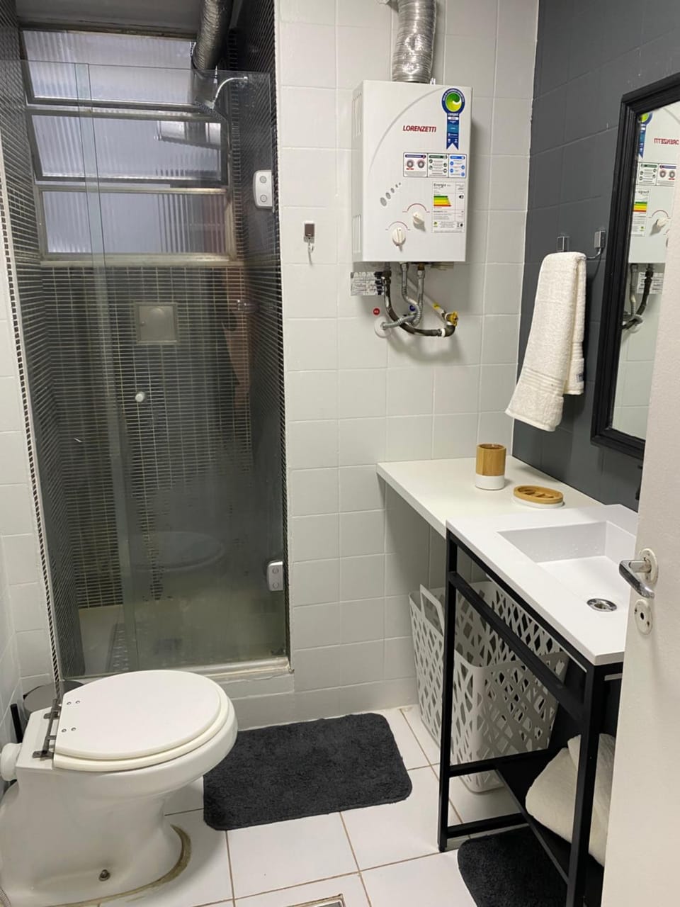 Baixo Leblon com charme, lazer e home office Apartment in Rio de Janeiro