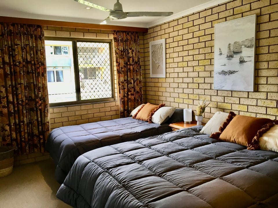 SeascapeatAlexBeach Budget Accomodation Apartment in Sunshine Coast