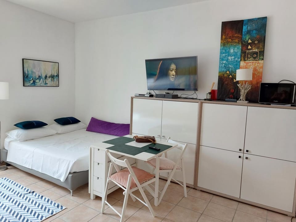 Living room, Bedroom