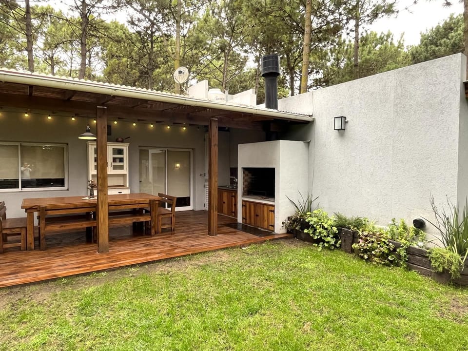 BBQ facilities, Dining area