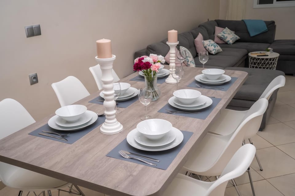 Living room, Seating area, Dining area