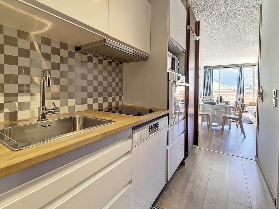 Studio spacieux ski aux pieds, Wi-Fi, Méribel - FR-1-688-43 Apartment in Les Allues