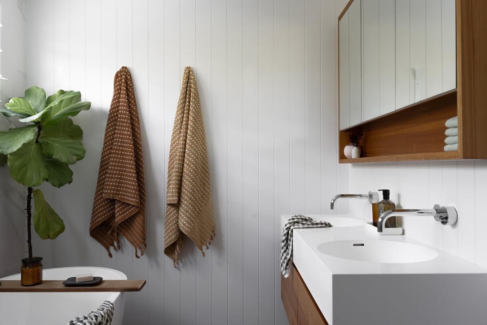 Bathroom, Bath, towels