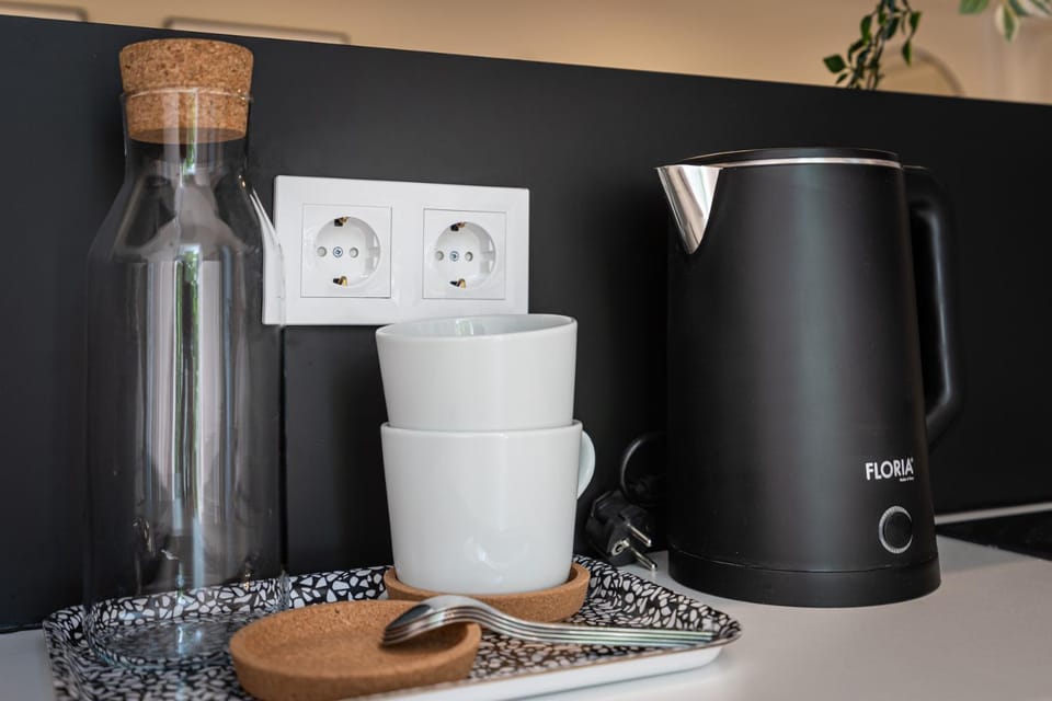Coffee/tea facilities, Kitchen or kitchenette, On site