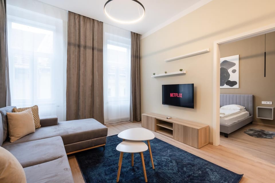TV and multimedia, Living room, Photo of the whole room, Seating area