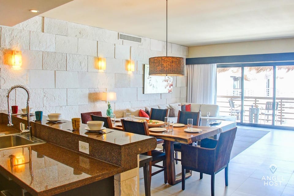 Living room, Seating area, Dining area