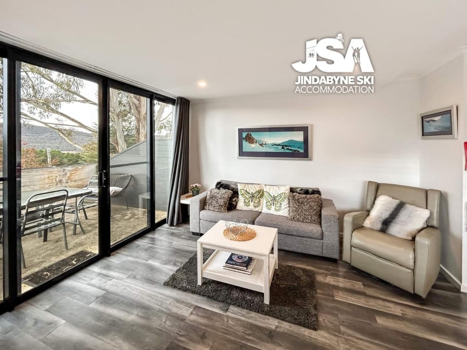 Patio, Balcony/Terrace, Living room, Seating area