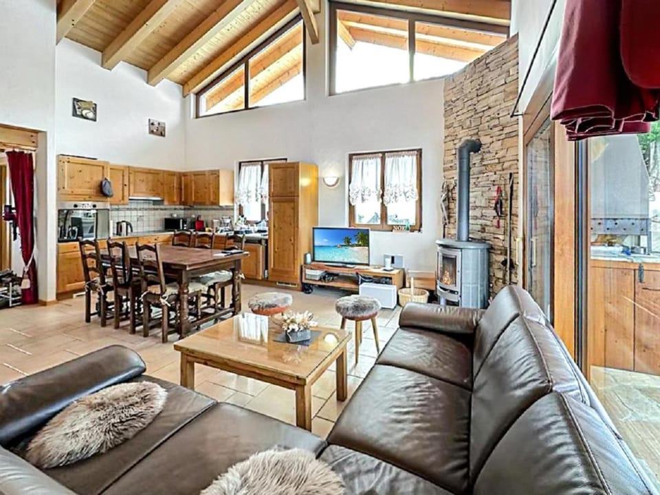 Communal lounge/ TV room, Living room
