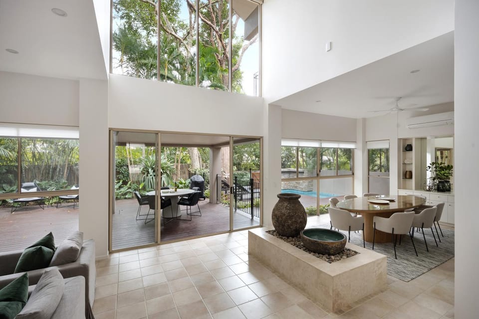 Seating area, Dining area, Garden view, Pool view