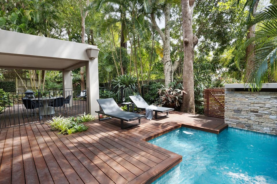 Patio, Garden, Garden view, Pool view, Swimming pool, sunbed