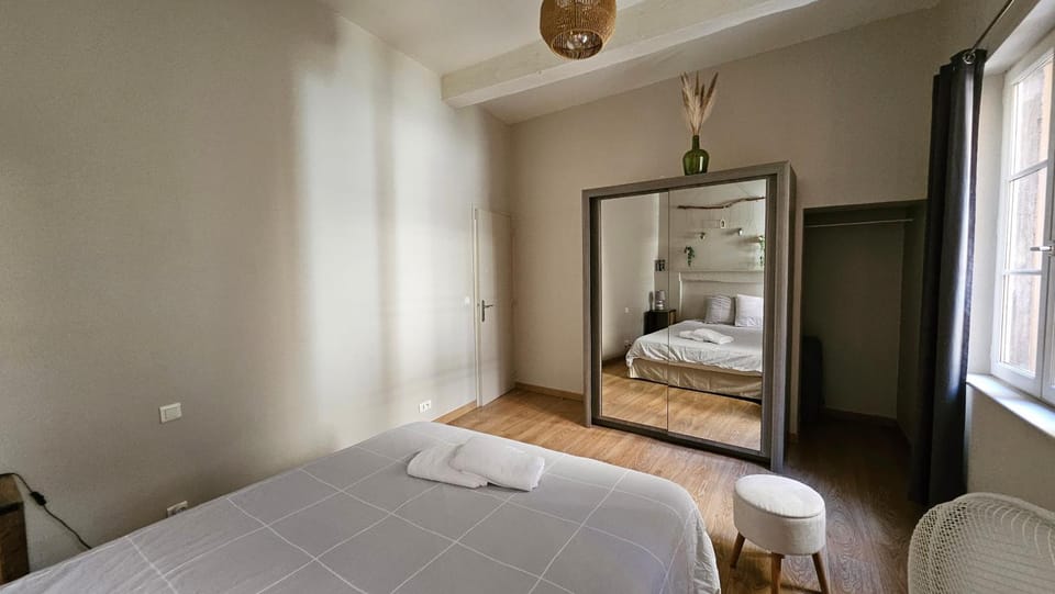 Bedroom, wardrobe