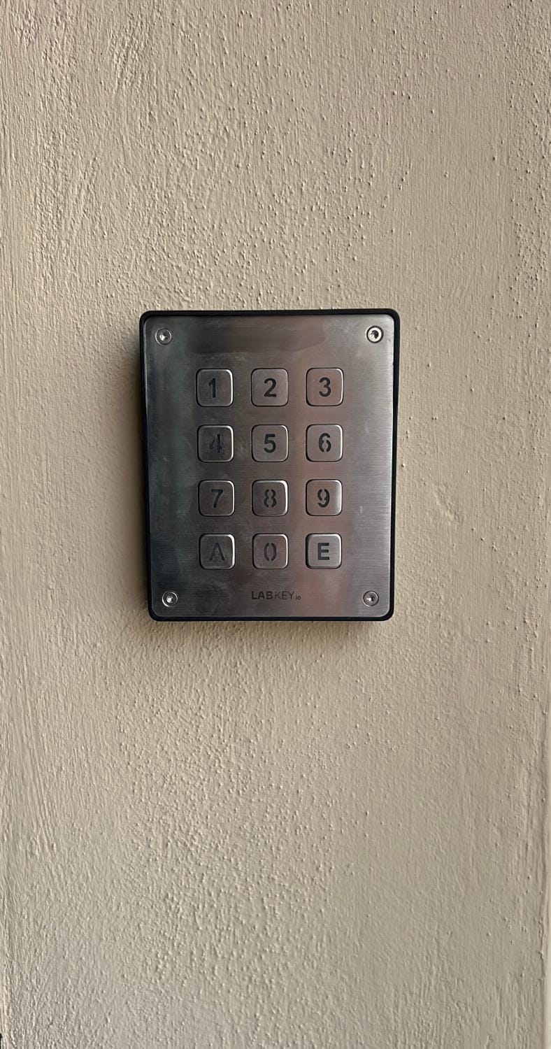Business facilities, safe