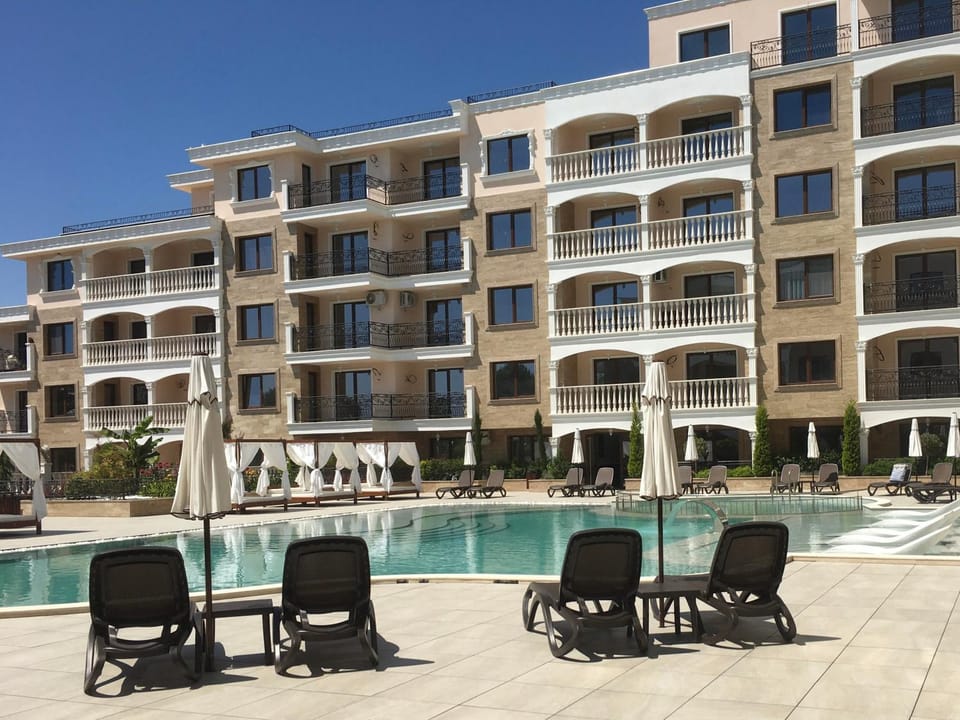 Property building, Swimming pool