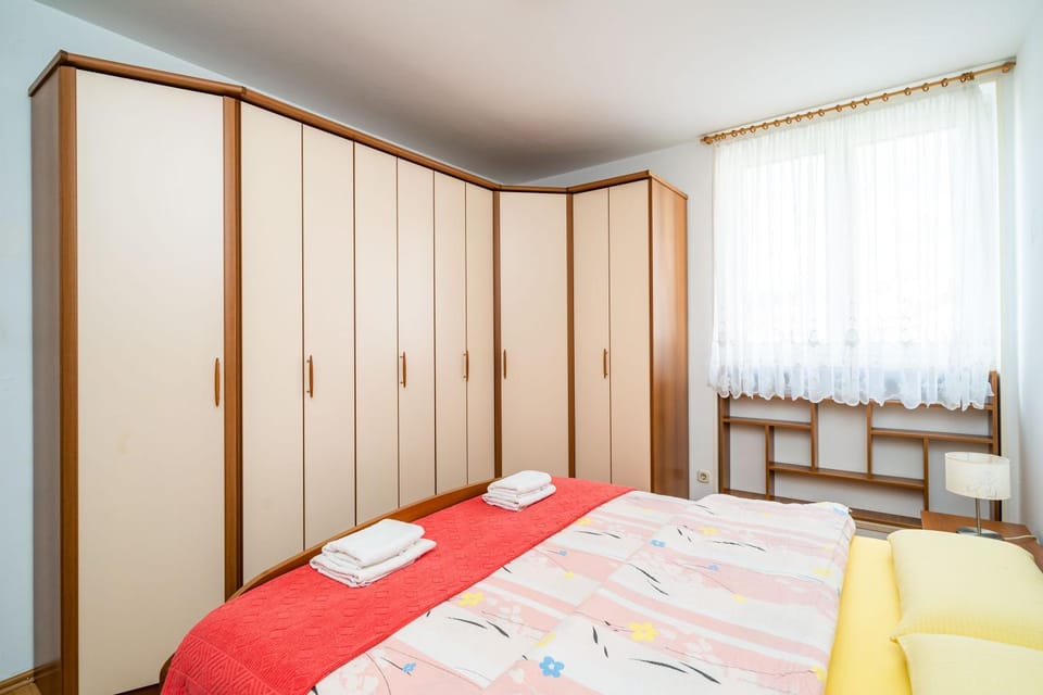 Bed, Photo of the whole room, Bedroom, wardrobe