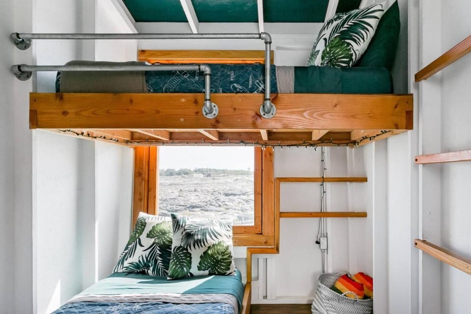 THE OHANA HOUSE, Amazing Tiny Home on A Volcanic Lava Field! House in Big Island