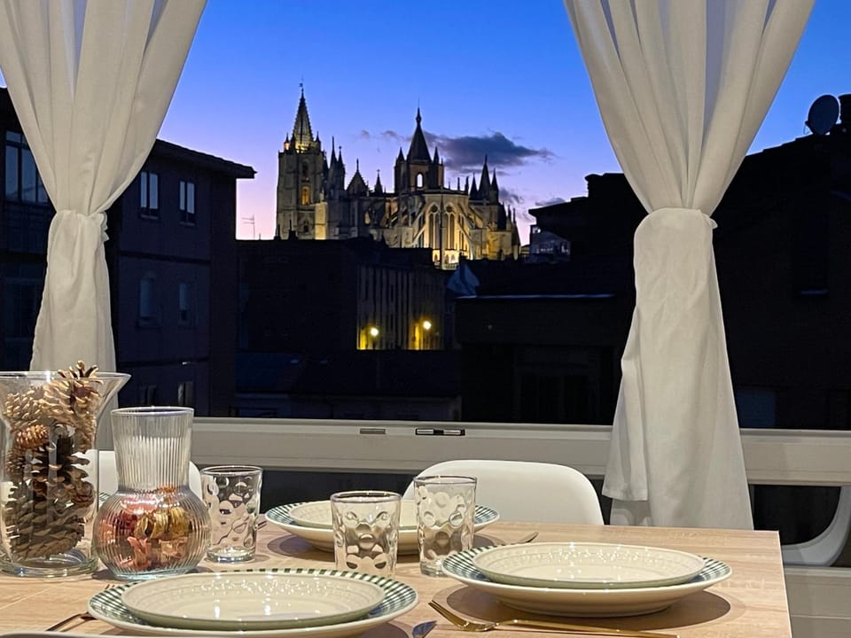 Night, Dining area, City view