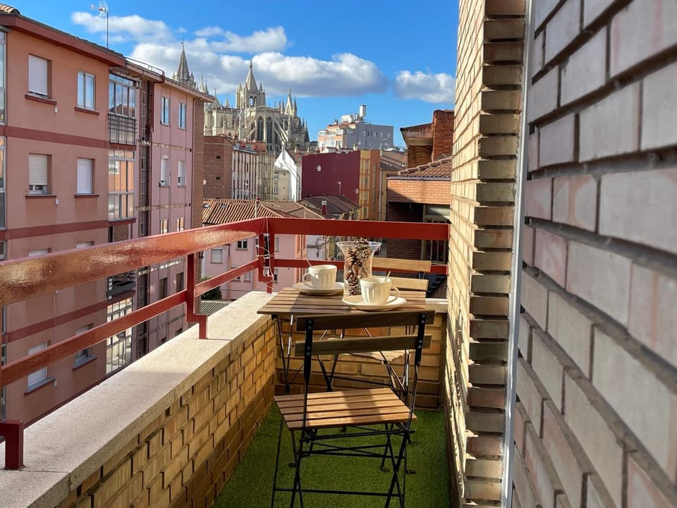 View (from property/room), Balcony/Terrace, Balcony/Terrace, City view
