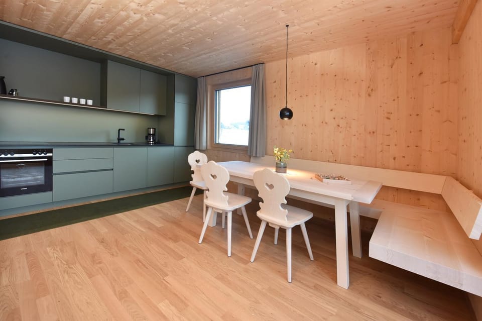 Kitchen or kitchenette, Dining area, kitchen