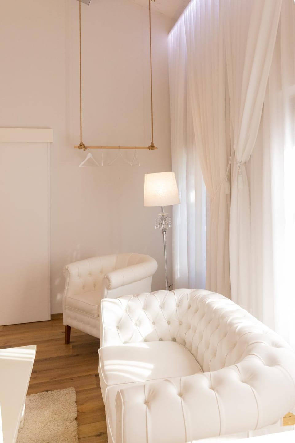 Bed, Living room, Photo of the whole room, Seating area, Bedroom