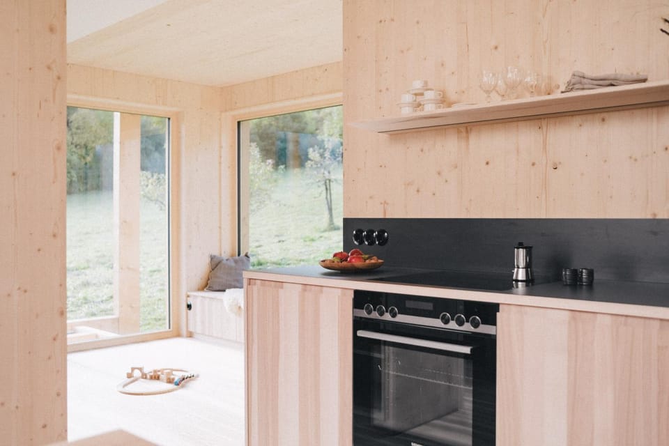 Kitchen or kitchenette, pet friendly, stove