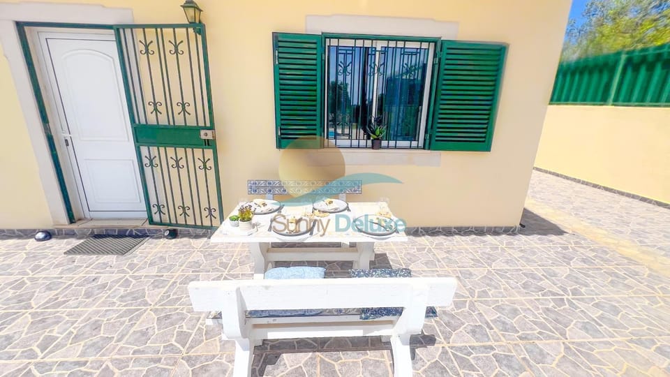 Property building, Garden, Dining area