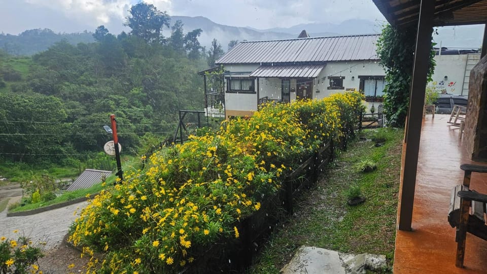 La Casita de Charo 1, disfruta de tiempo memorable en la montaña House in La Vega Province