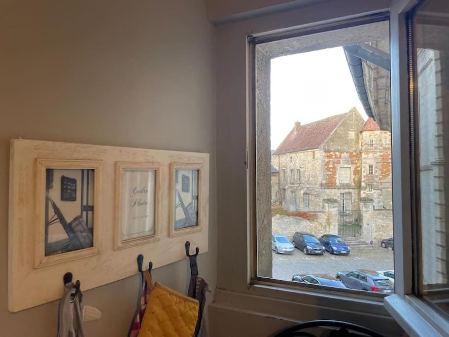 Appartement sur le parvis de la cathédrale Apartment in Île-de-France