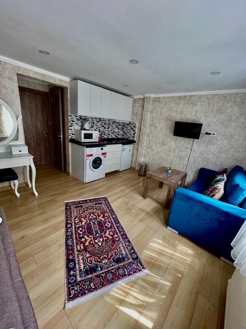 Bed, Kitchen or kitchenette, Living room, Seating area, Dining area, Bedroom, minibar, stove, washing machine, dryer