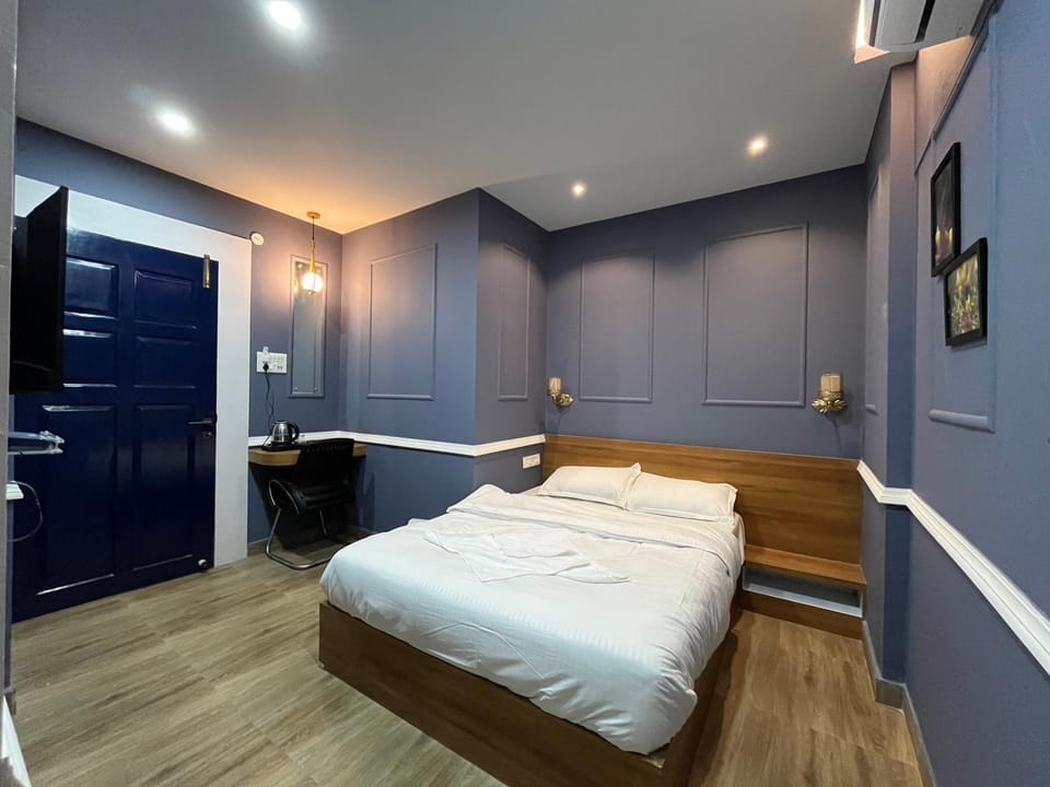 Bed, TV and multimedia, Photo of the whole room, Bedroom, wardrobe