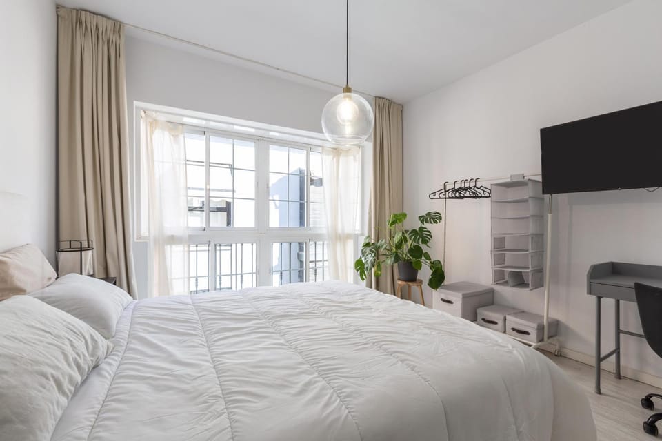 Property building, Bed, Other