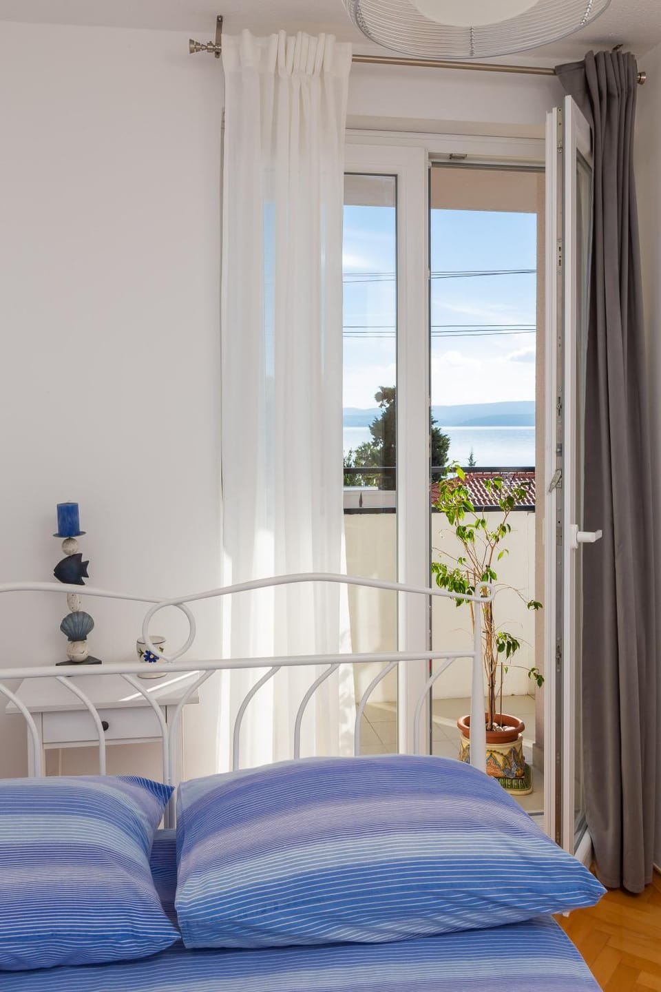 Bed, View (from property/room), Balcony/Terrace, Bedroom, Sea view