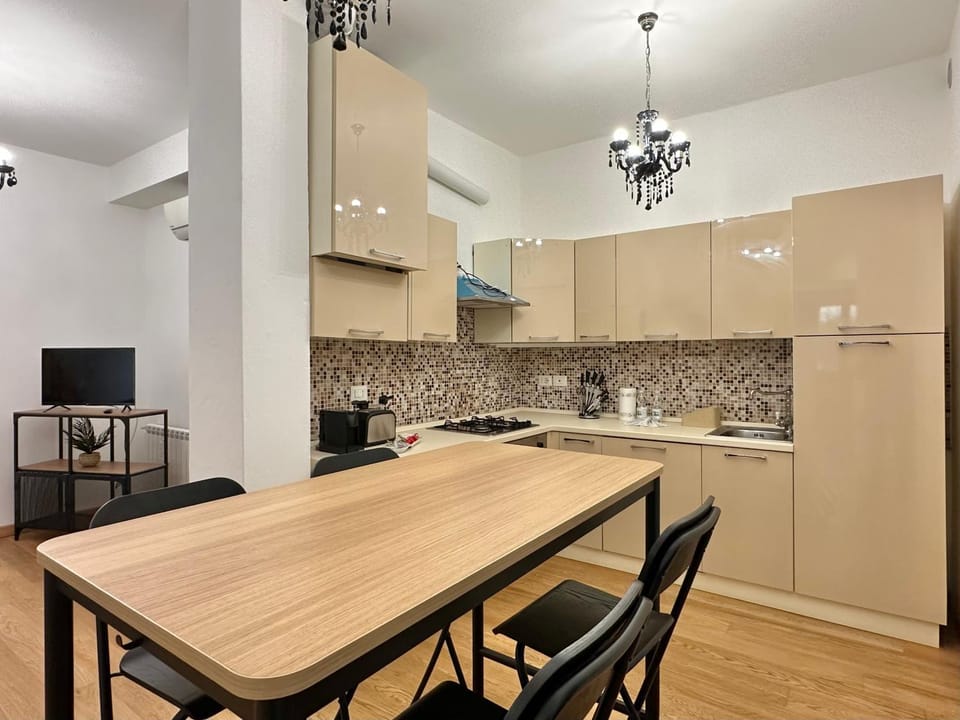 TV and multimedia, Kitchen or kitchenette, Dining area, pet friendly, stove