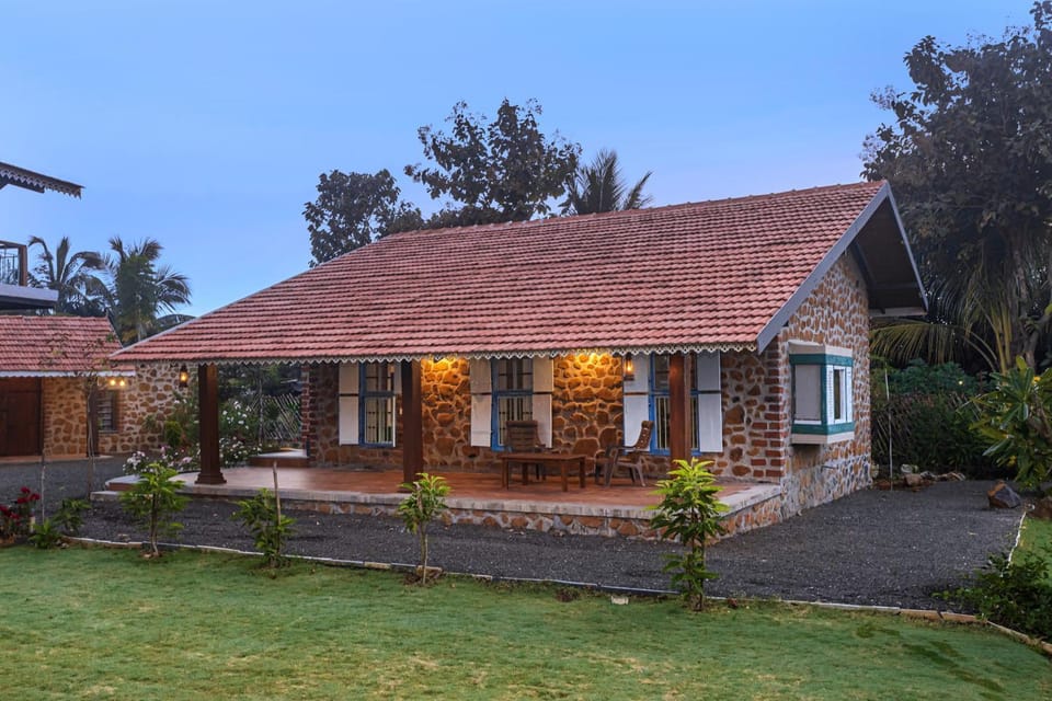 Property building, Spring, Day, Game Room, Garden, Garden view