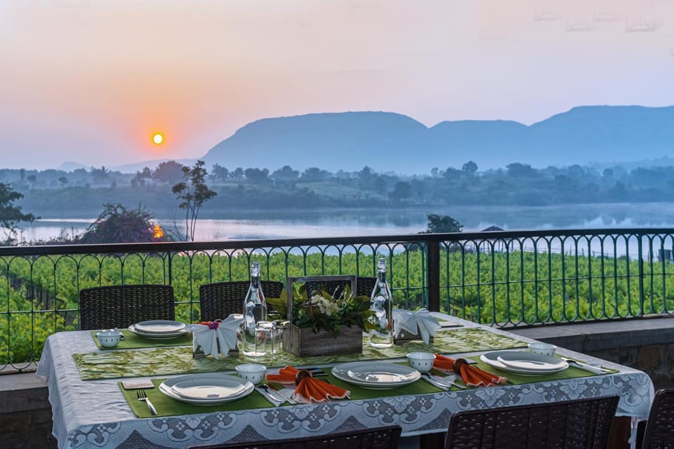 Day, Natural landscape, View (from property/room), Balcony/Terrace, Food and drinks, Seating area, Dining area, Food, Lake view, Mountain view, Lunch, Dinner